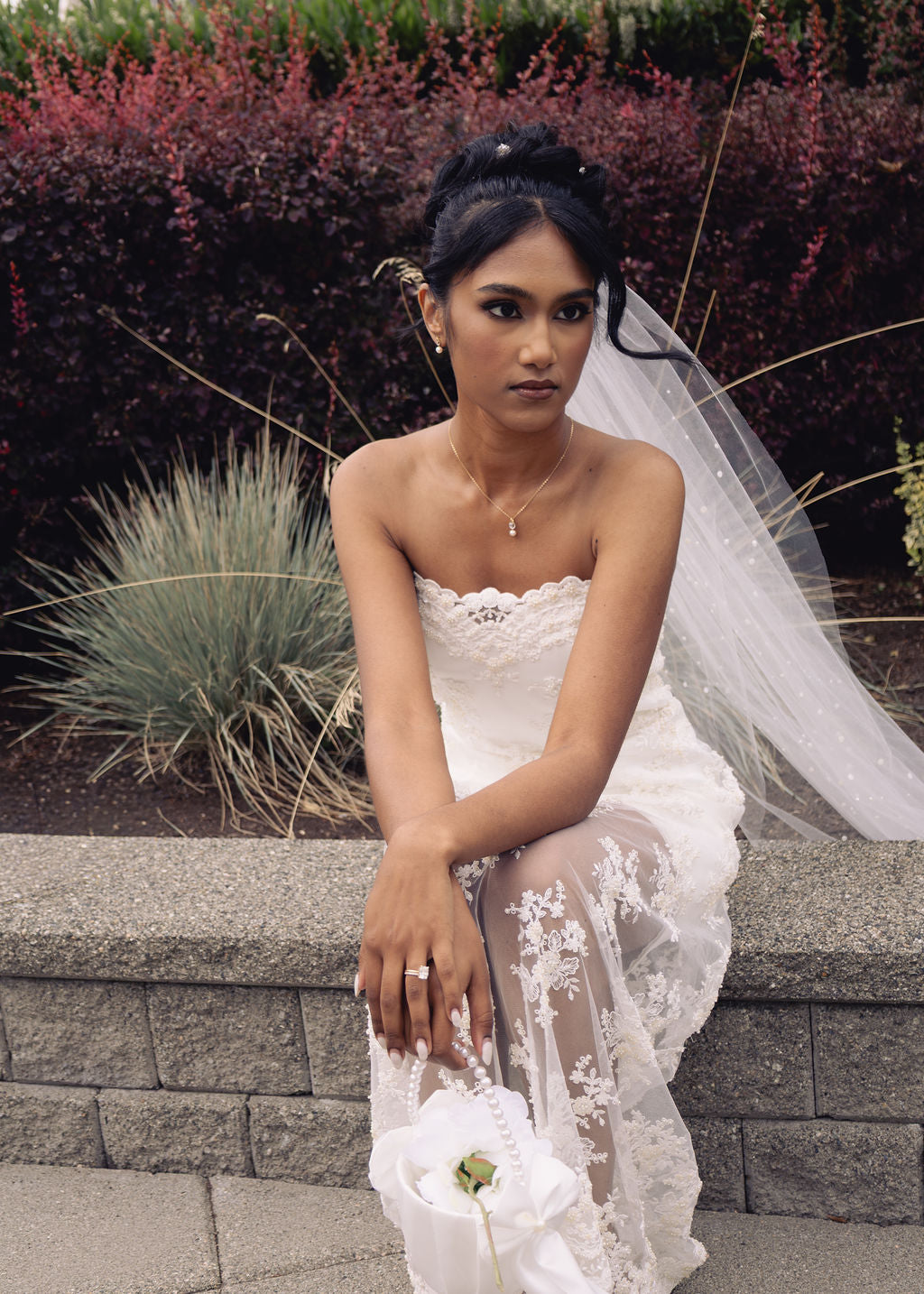 Karmia – Sheath Lace Overlay Satin Tailored Mini