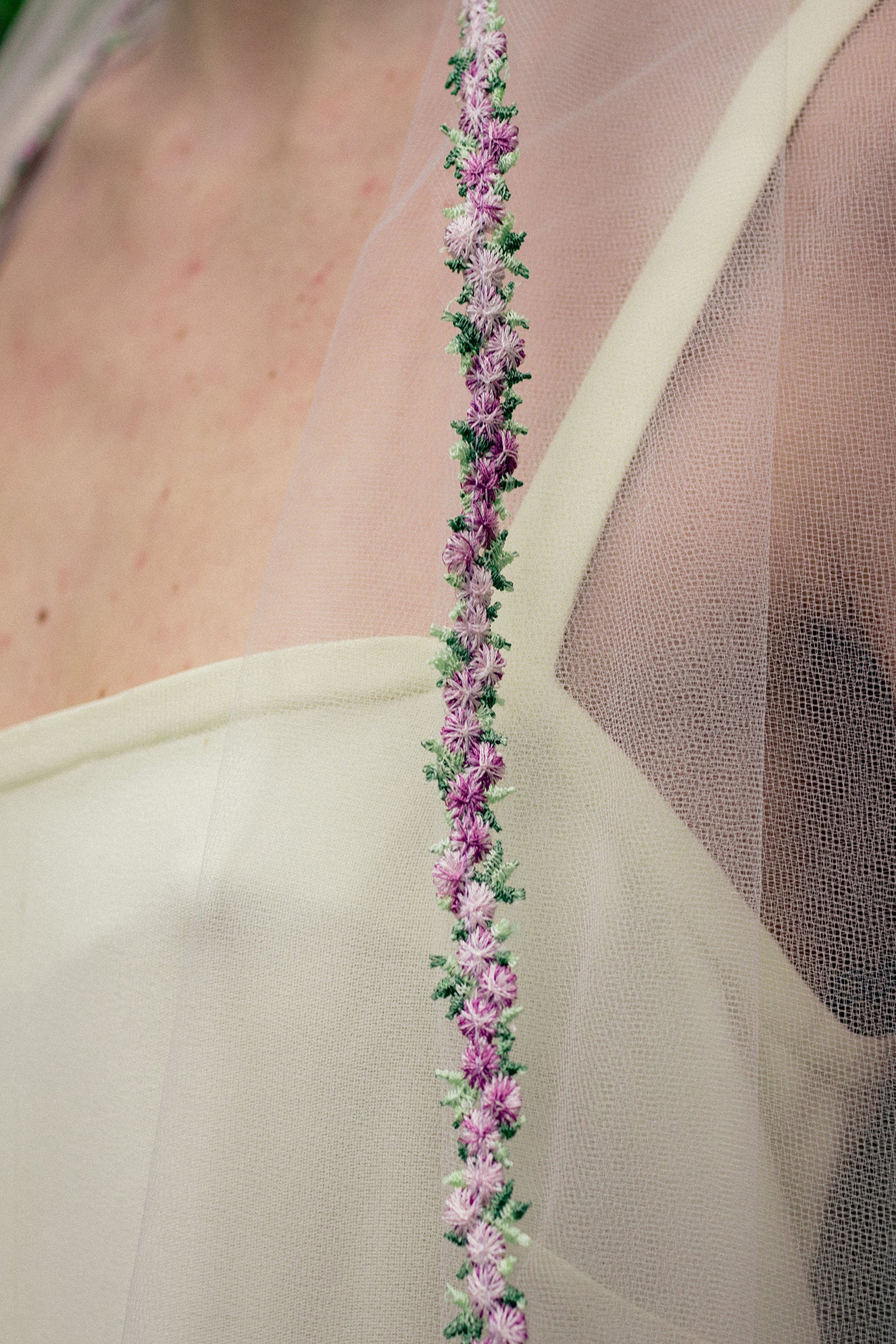 Embroidered Floral Edge Veil