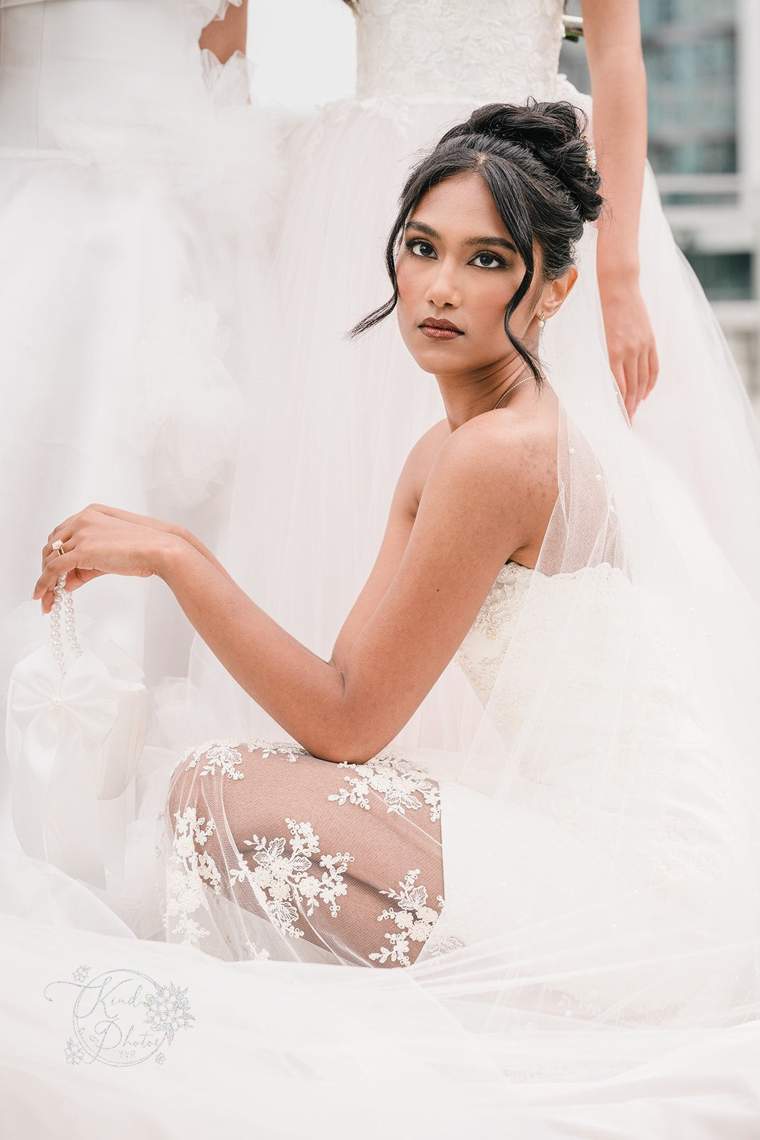 Karmia – Sheath Lace Overlay Satin Tailored Mini